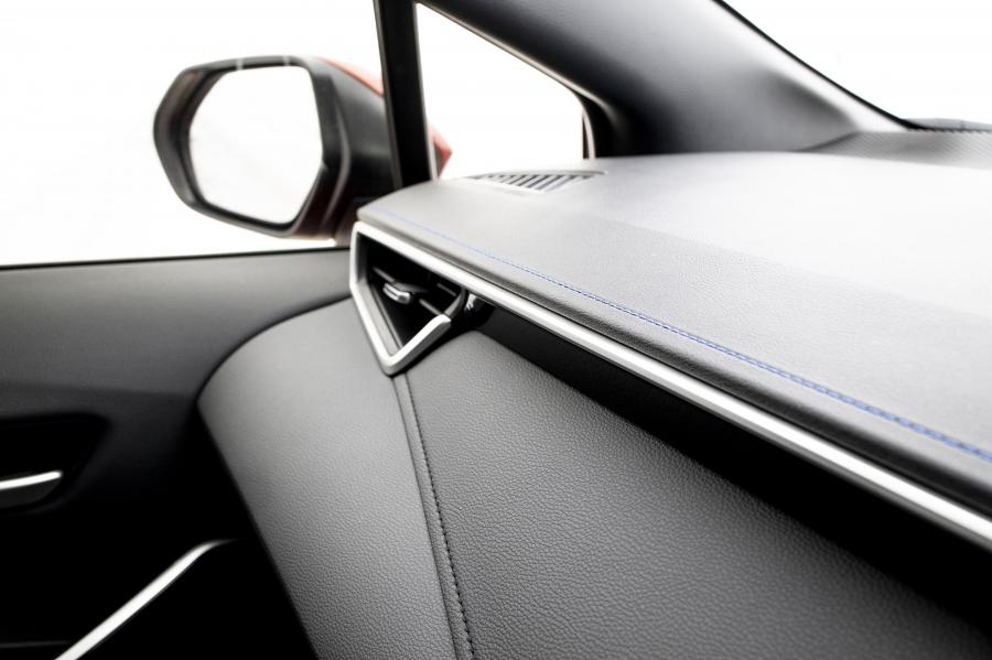 Детали интерьера Toyota Corolla Sedan 2020 года  (ZA) (фото 24 из 40)